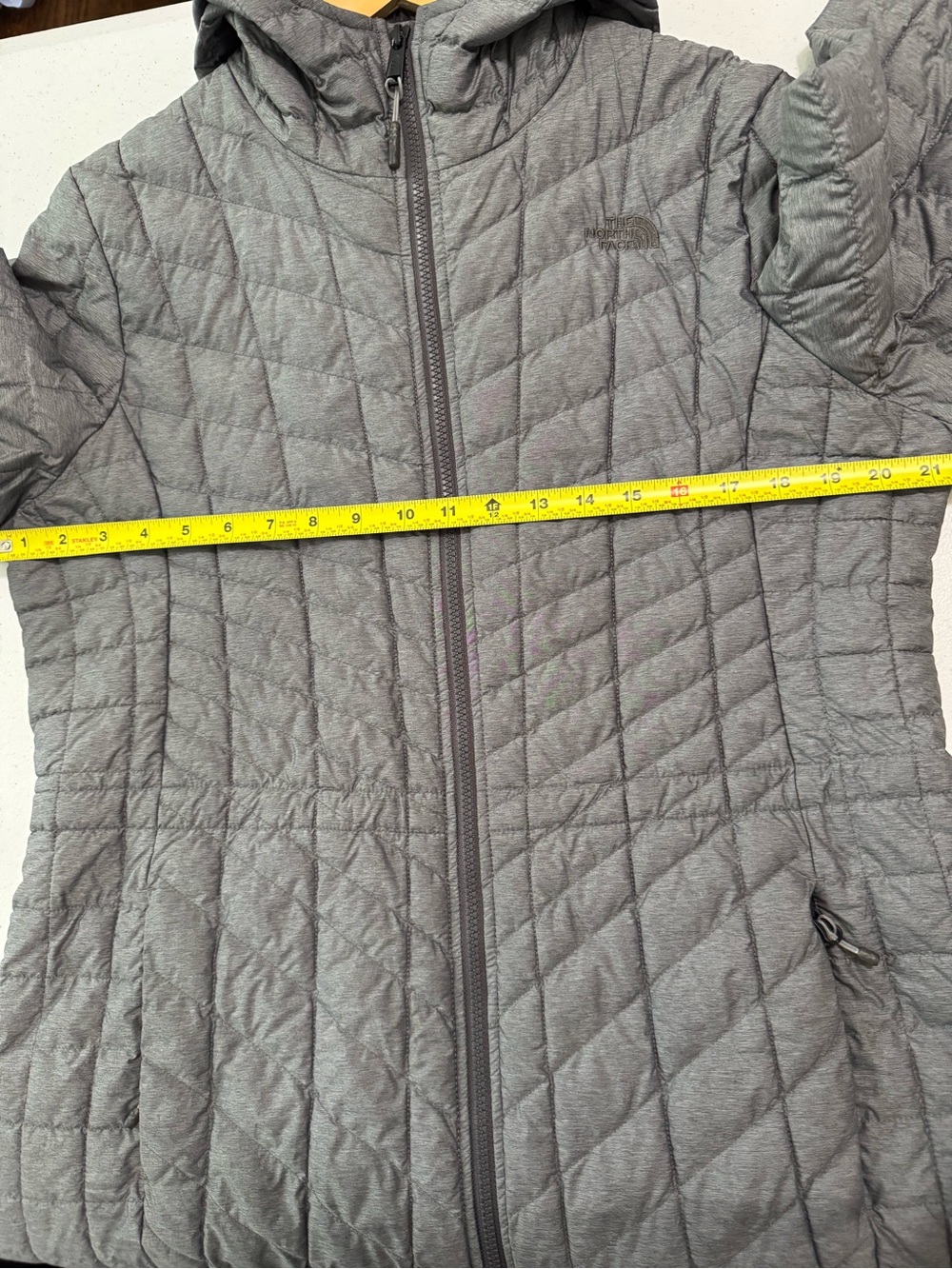 The North Face Thermoball Hooded Parka Gray Large - Picture 12 of 16